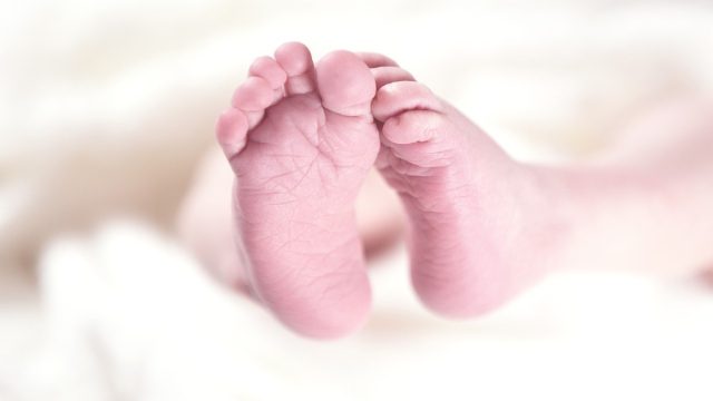 Αδιανόητο: Μητέρα πούλησε το μωρό της για 2.000 ευρώ