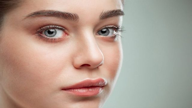 Αποκτήστε φυσική λάμψη: 4 βήματα για υγιές και φωτεινό δέρμα