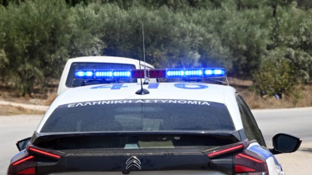 Διπλό φονικό στο Αίγιο: Άνδρας σκότωσε τον θείο του και έναν φίλο του – Παραδόθηκε ο δράστης