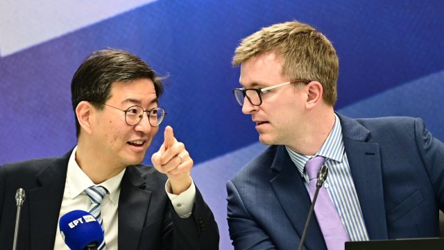 Χωρίς να το περιμένει κανείς: Το ΔΝΤ πρόσφερε τη μεγαλύτερη ανάσα στην ελληνική οικονομία