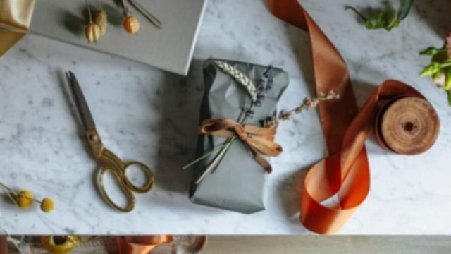 Ποιοι γιορτάζουν σήμερα, Μεγάλη Παρασκευή 18 Απριλίου, σύμφωνα με το εορτολόγιο;