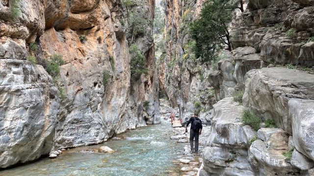 Χανιά: Επιχείρηση διάσωσης στο φαράγγι Σαμαριάς – Ολλανδός τουρίστας έπεσε από ύψος 25 μέτρων