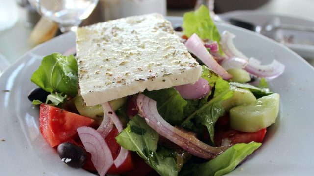 Φέτα: Σε τι βοηθάει τον οργανισμό – Η διατροφική της αξία
