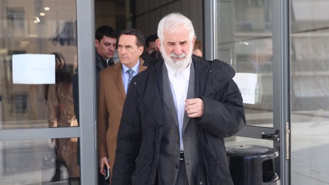 Πέτρος Φιλιππίδης: «Η Ελπίδα είναι μια άξια γυναίκα που στα δύσκολα τον στηρίζει» – Καταθέτει η σύζυγος του ηθοποιού