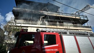 Συναγερμός στην Πυροσβεστική: Μεγάλη φωτιά στα Άνω Πατήσια