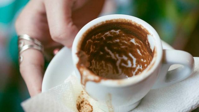 Tον πέταξε έξω από το σπίτι επειδή το ChatGPT είδε απιστία στο φλιτζάνι – Πρωτοφανές διαζύγιο στην Ελλάδα