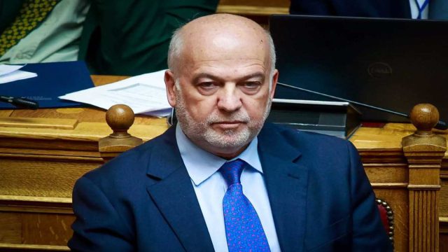 Στα άκρα η πολιτική σύγκρουση για την υπόθεση Τριαντόπουλου:  Η επιλογή Φλωρίδη άναψε «φωτιές»