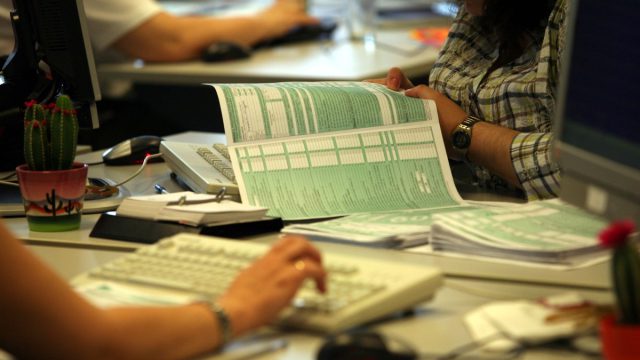 Φορολογικές δηλώσεις: Πλησιάζουν ήδη το ένα εκατομμύριο – Τι πρέπει να προσέχετε όσοι δεν έχετε καταθέσει