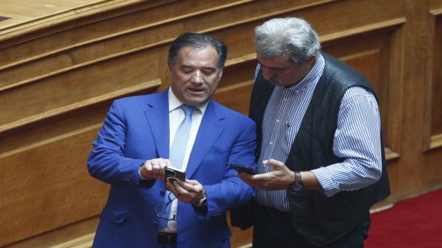 Άγρια αντιπαράθεση στη Βουλή ανάμεσα σε Γεωργιάδη και Πολάκη: «Έχεις τα παντελόνια; – Σιγά μην τα βάλω μαζί σου μισοριξιά»