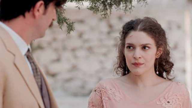 Grand Hotel (22/4): Η Αλίκη μαθαίνει την αλήθεια για τα παιδιά του Ρήγα και τον χαστουκίζει