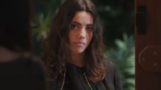 Η Γη της Ελιάς 28/4: «Ή τα παίρνεις πίσω ή σε αποκληρώνω εδώ και τώρα» – Τα πράγματα δυσκολεύουν για την Ειρήνη