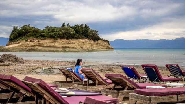 Καιρός σήμερα 18/4: Μυρίζει… καλοκαιράκι μέχρι την Κυριακή του Πάσχα – Η εκτίμηση Αρναούτογλου και Μαρουσάκη