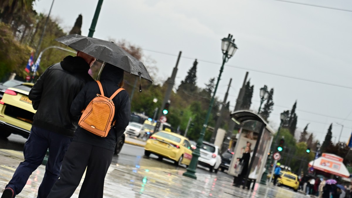 Καιρός σήμερα 6/4: Εντείνεται η «ψυχρή» εισβολή στην χώρα μας με βροχές, χιόνια και «βουτιά» του υδραργύρου – Τι λένε Αρνιακός και Μαρουσάκης