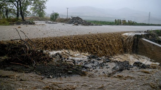 Αντιμέτωποι με ψυχρό βαλκανικό μέτωπο: Καταιγίδες, χιόνια, κρύο από το Σαββατοκύριακο