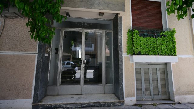 Δολοφονία στην Καλλιθέα: Τι εξετάζουν οι Αρχές – «Φως» θα ρίξει η κατάθεση της συζύγου του θύματος