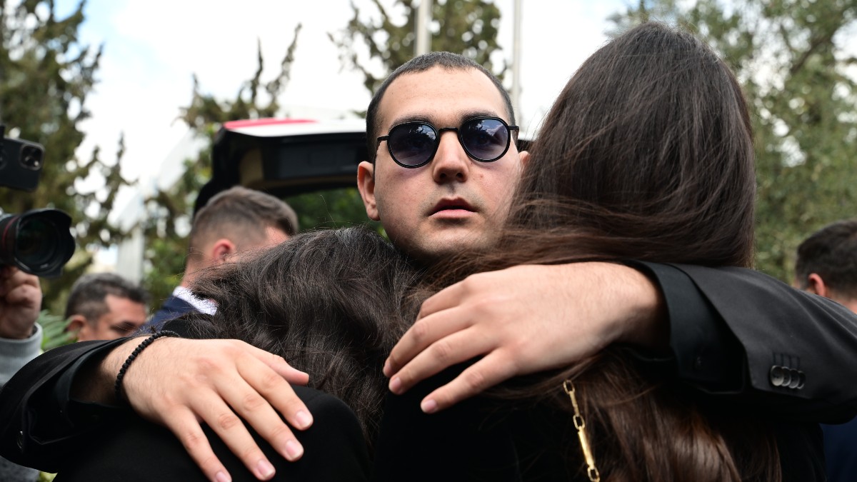 Χωρισμένη στα δύο η οικογένεια του Κούγια μετά το θάνατό του: Η ένταση ανάμεσα στον Χρίστο και την Εύη Βατίδου
