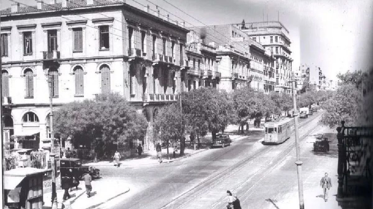 Κουίζ για την παλιά Αθήνα: Έχεις περάσει σίγουρα από την οδό της φωτογραφίας – Μπορείς να την αναγνωρίσεις;