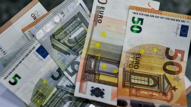 Δώρο Πάσχα ΔΥΠΑ 2025: Πότε θα είναι διαθέσιμα τα χρήματα για ανάληψη και πληρωμές