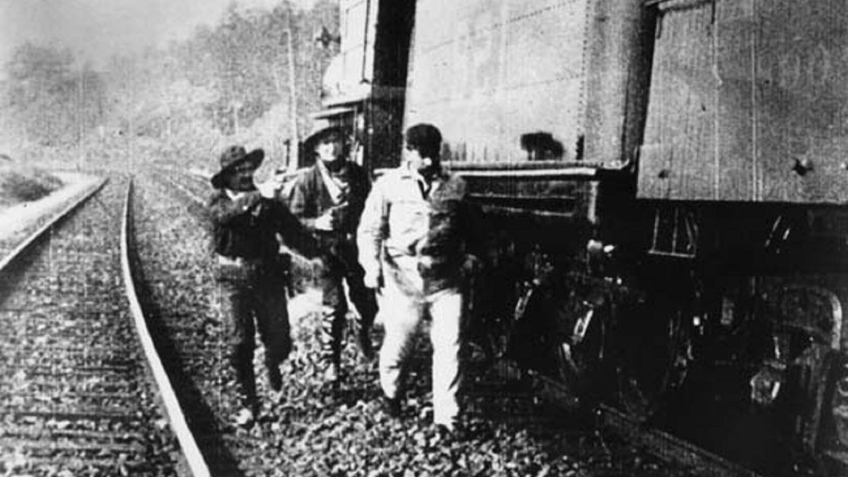 Η πρώτη ληστεία τρένου στην Ελλάδα: Οι δράστες χτύπησαν με περούκες, μούσια και θύμα έναν Υπουργό