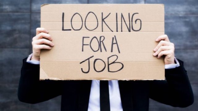 Σε ιστορικά χαμηλά επίπεδα η ανεργία – Στο 8,6% τον Φεβρουάριο σύμφωνα με την ΕΛΣΤΑΤ