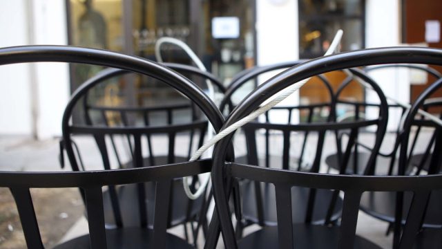 Σαρωτικοί φορολογικοί έλεγχοι σε επιχειρήσεις εστίασης: Λουκέτα και «τσουχτερά» πρόστιμα