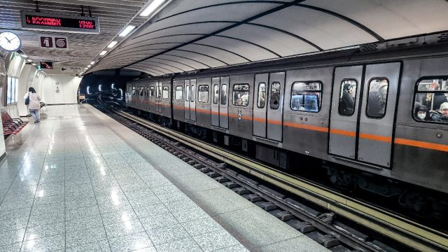 ΜΜΜ: Πώς θα κινηθούν μετρό, τραμ, λεωφορεία και τρόλεϊ – Τι ισχύει με τον Δακτύλιο
