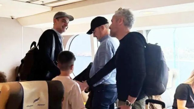 Κυριάκος Μητσοτάκης: Με πλοίο της γραμμής στην Τήνο για το Πάσχα – Συνομίλησε με άλλους επιβάτες