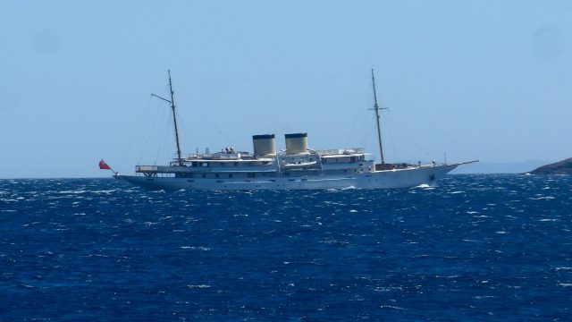 Οι Έλληνες κροίσοι του 2025: Ποιοι συγκαταλέγονται στη λίστα του Forbes με τους δισεκατομμυριούχους