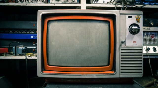 Νούμερα τηλεθέασης 27/4: Χαμηλές πτήσεις στους πίνακες και μια έκπληξη στην πρωινή ζώνη