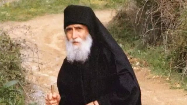 Άγιος Παΐσιος: Τι έλεγε για την νηστεία – «Αν ζορίζεις τον εαυτό σου, θα βασανίζεσαι»