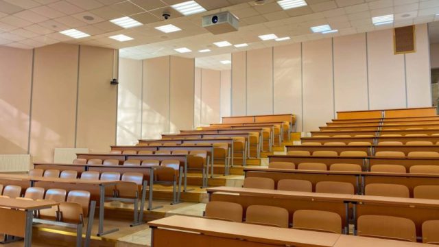 Σάλος με «ψευδοκαθηγητή» που δίδασκε σε πανεπιστήμιο για 18 χρόνια
