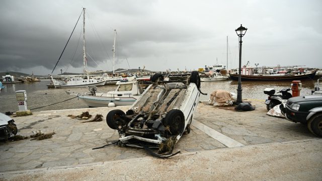 Κακοκαιρία: Σε κατάσταση έκτακτης ανάγκης η Πάρος λόγω των καταστροφών