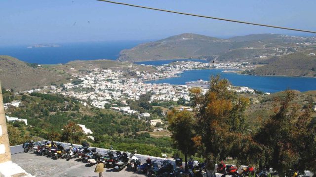 Πάσχα στο «Νησί της Αποκάλυψης»: Μια εμπειρία βαθιάς πίστης και παράδοσης
