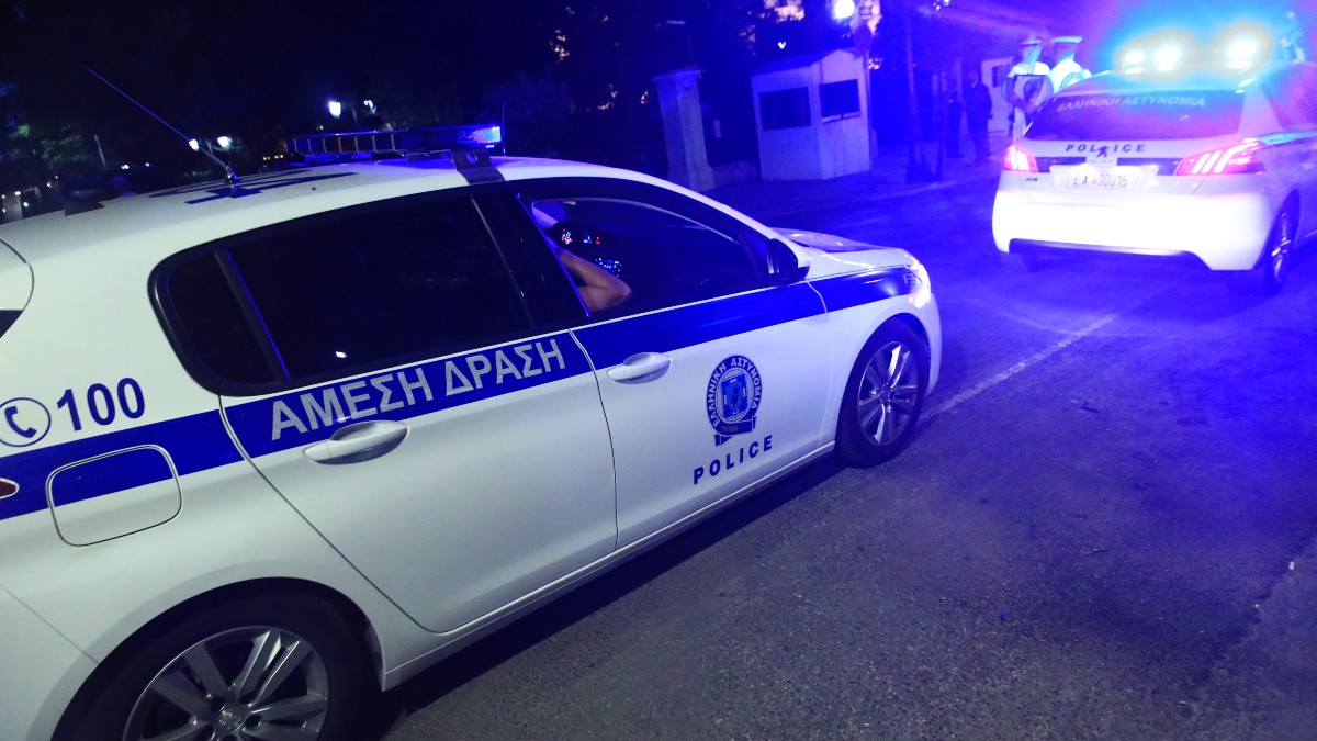 Συναγερμός στην Καλαμπάκα: Συνέλαβαν ανήλικο με σουγιά και ναρκωτικά