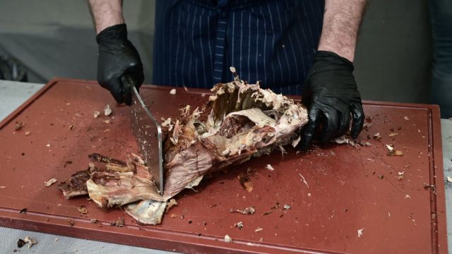 Περίσσεψε αρνί από το Πάσχα; Η πιο γρήγορη και νόστιμη συνταγή για να μην το πετάξετε