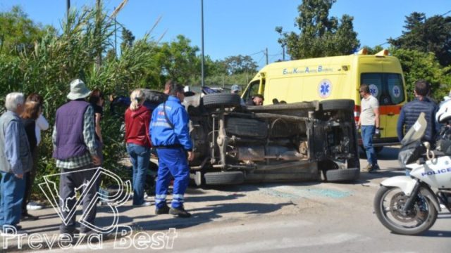 Τροχαίο στην Πρέβεζα: Τρεις οι εγκλωβισμένοι μετά από σφοδρή σύγκρουση – Όχημα παραβίασε πινακίδα STOP