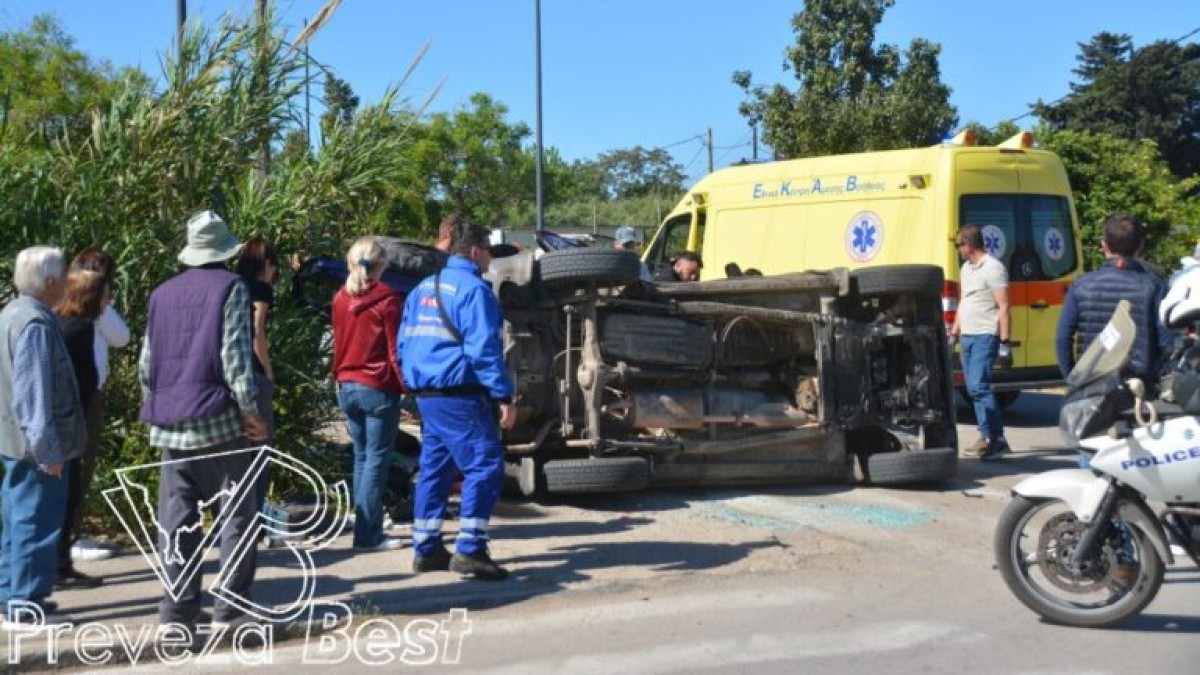 Τροχαίο στην Πρέβεζα: Τρεις οι εγκλωβισμένοι μετά από σφοδρή σύγκρουση – Όχημα παραβίασε πινακίδα STOP