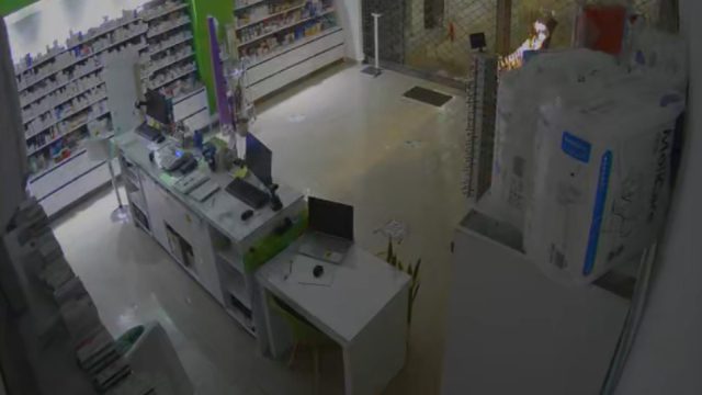 Στα χέρια της ΕΛ.ΑΣ σπείρα που είχε «ρημάξει» τη Σαλαμίνα – Είχαν εισβάλει με αυτοκίνητο σε φαρμακείο