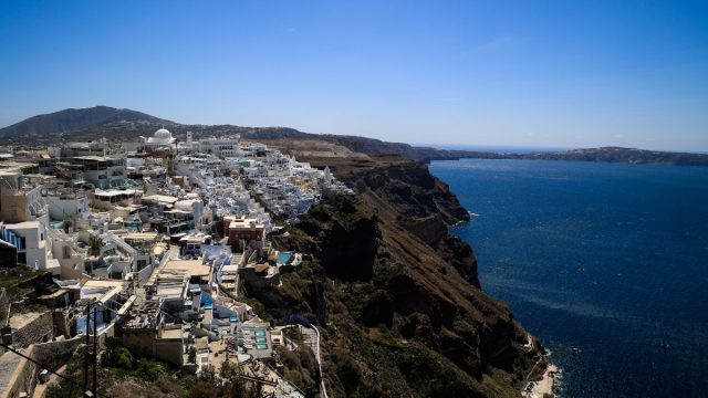 Αφόρητη η ζωή στα νησιά: Μέχρι και 10.000 ευρώ το κόστος διαμονής εποχικών υπαλλήλων