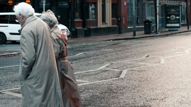 «Μποναμάς» για συνταξιούχους του Δημοσίου: Επιστροφές έως 8.500 ευρώ από την ΕΑΣ και αυξήσεις σε συντάξεις χηρείας