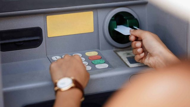 Συντάξεις Μαΐου: Οι ημερομηνίες που θα πιστωθούν τα χρήματα στους λογαριασμούς των δικαιούχων