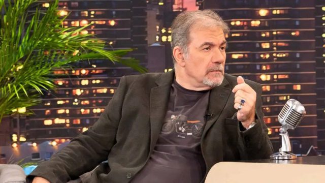 Ο Δημήτρης Σταρόβας συγκλονίζει στις κορυφαίες ευχές του φετινού Πάσχα: «Δεν έχω φωνή, αλλά δε μου πήγαινε η καρδιά…»