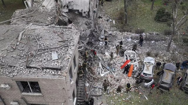 Ο τρόμος στην Ουκρανία συνεχίζεται: Ρωσική επίθεση στο κέντρο του Σούμι με πάνω από 20 νεκρούς