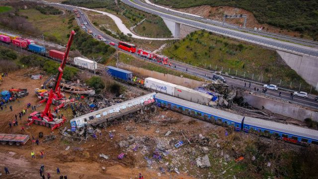 Τέμπη: Διώξεις κατά επτά Γενικών Γραμματέων του υπουργείου Υποδομών και Μεταφορών