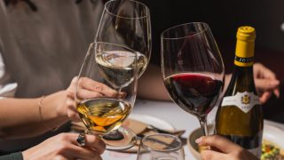 Terroirist: Εκλεπτυσμένο wine bar στα βόρεια προάστια – Μεγάλη γκάμα επιλογών και νόστιμη κουζίνα