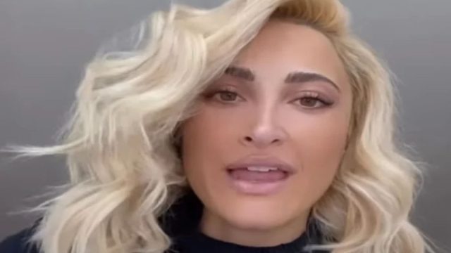 Ξέσπασε η Ιωάννα Τούνη για τα επικριτικά σχόλια – «Εσείς θα πάτε την Ανάσταση να πάρετε το Άγιο Φως;»