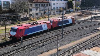 Και οι… ένδοξες μέρες συνεχίζονται στο σιδηρόδρομο: Ακινητοποιήθηκε αμαξοστοιχία λόγω ηλεκτρικής βλάβης