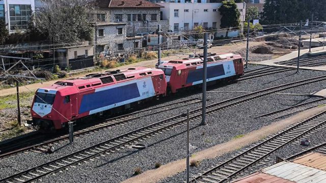 Και οι… ένδοξες μέρες συνεχίζονται στο σιδηρόδρομο: Ακινητοποιήθηκε αμαξοστοιχία λόγω ηλεκτρικής βλάβης