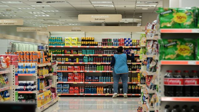 Αυξήθηκαν οι τιμές των τροφίμων – Στην «ανηφόρα» ενοίκια και υπηρεσίες