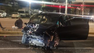 Σοκαριστικό τροχαίο στην Ποσειδώνος: Καραμπόλα με επτά οχήματα και έξι τραυματίες στον Άλιμο